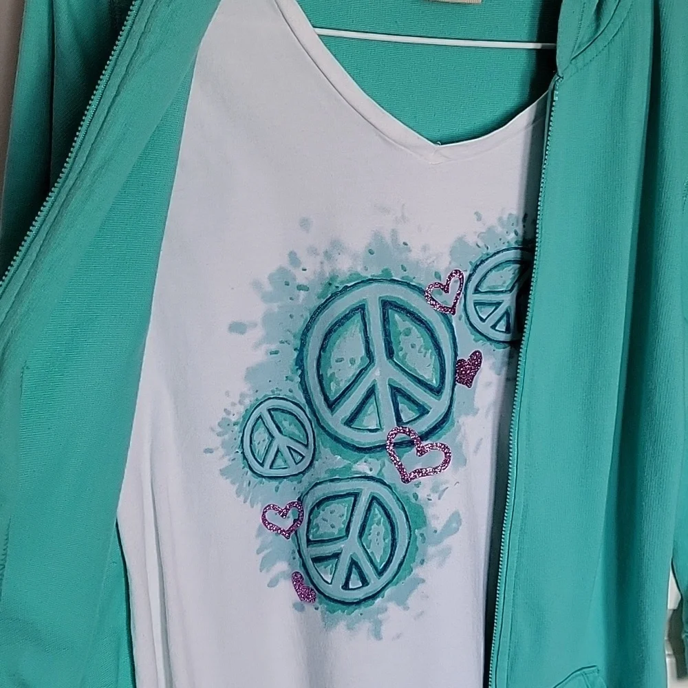 Girls, XL(18), Canyon River Blues, mint green hood with inner peace shirt.